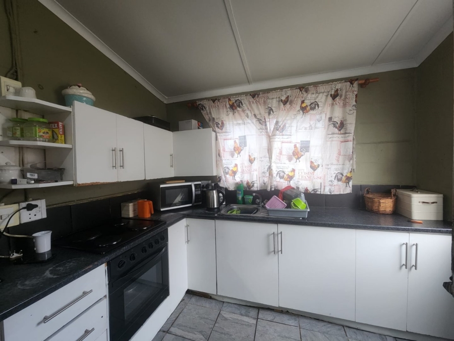 3 Bedroom Property for Sale in Pacaltsdorp Western Cape